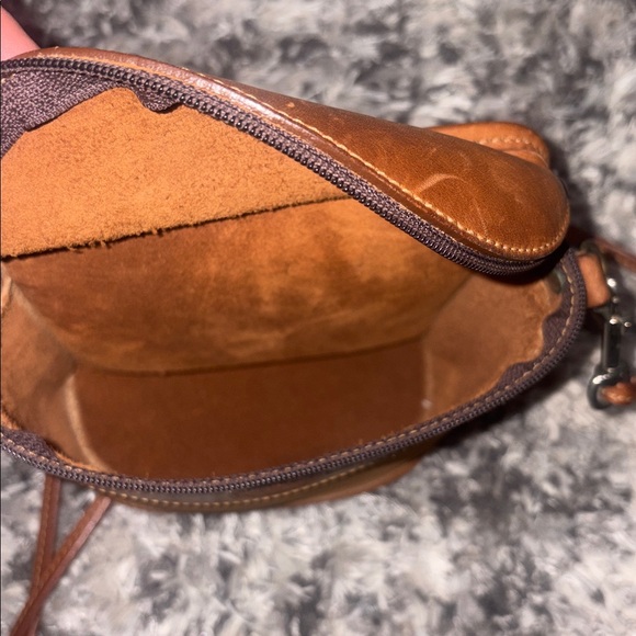 G.H Bass & Co Brown Leather Crossbody Bag - Picture 8 of 8